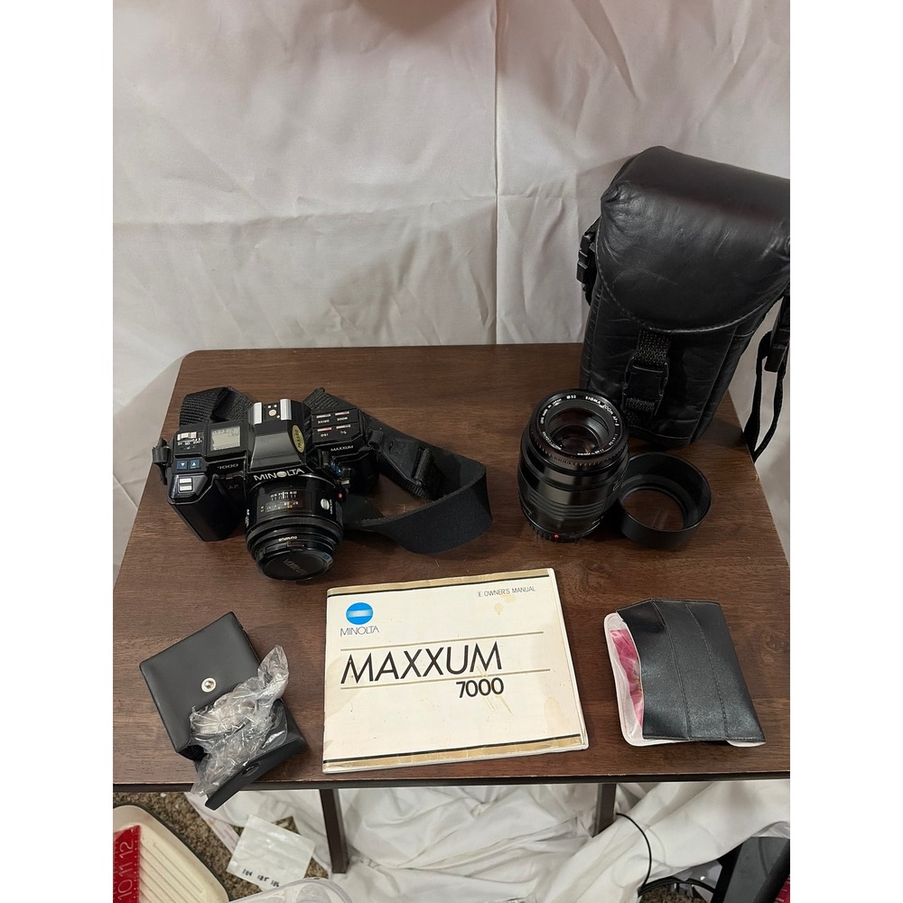 Minolta Maxxum 7000 AF 35mm SLR Camera with 50mm and Sigma 60-200mm Lense Manual